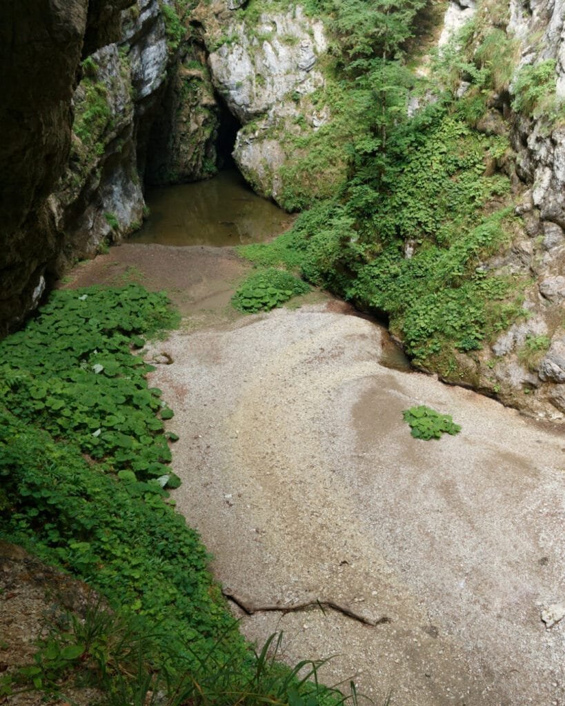 Laghetto cristallino nell'Affondatore di Vallivona