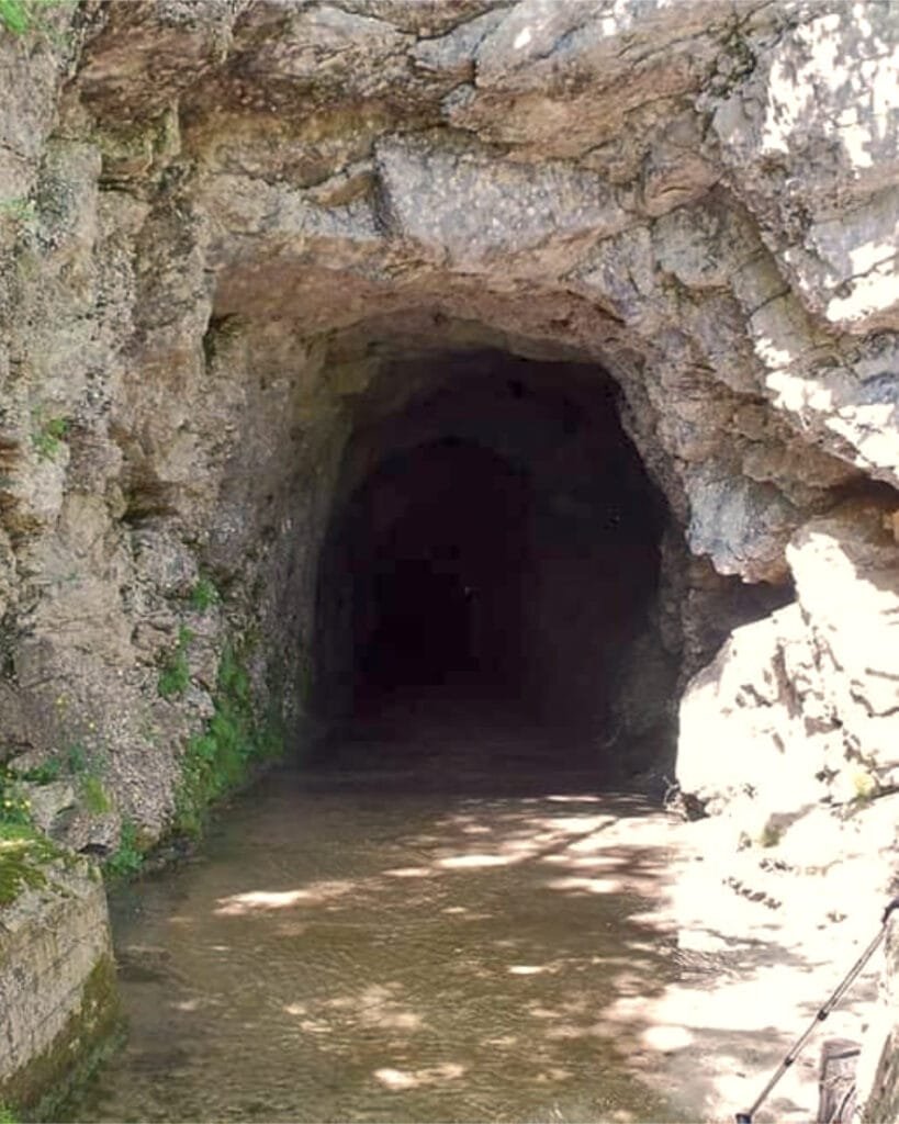 Ingresso suggestivo dell'Affondatore di Vallivona